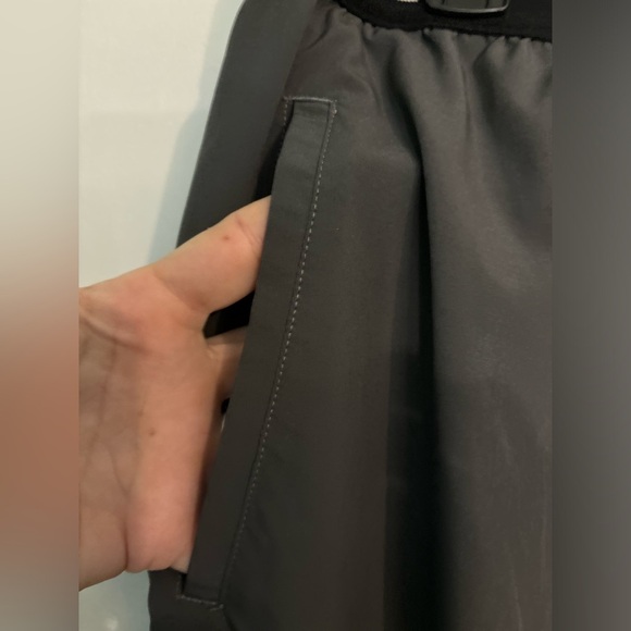 Spyder‎ Mens XL Pull on elastic waistband gray quick dry pockets logo shorts - Picture 4 of 9